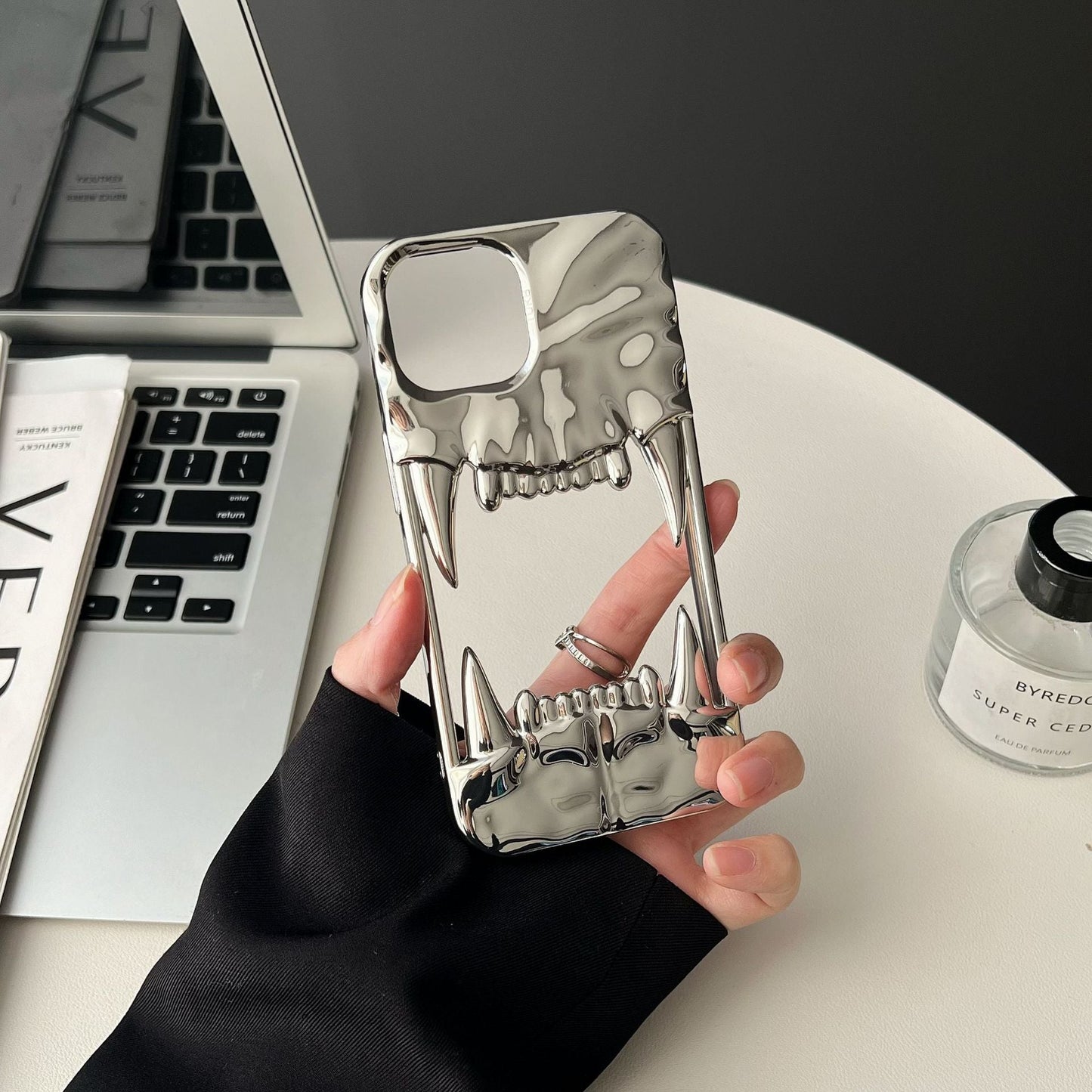 Tiger Tooth Silver Case
